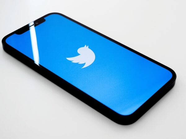 Twitter tests warnings about ‘intense’ conversations on iOS and Android